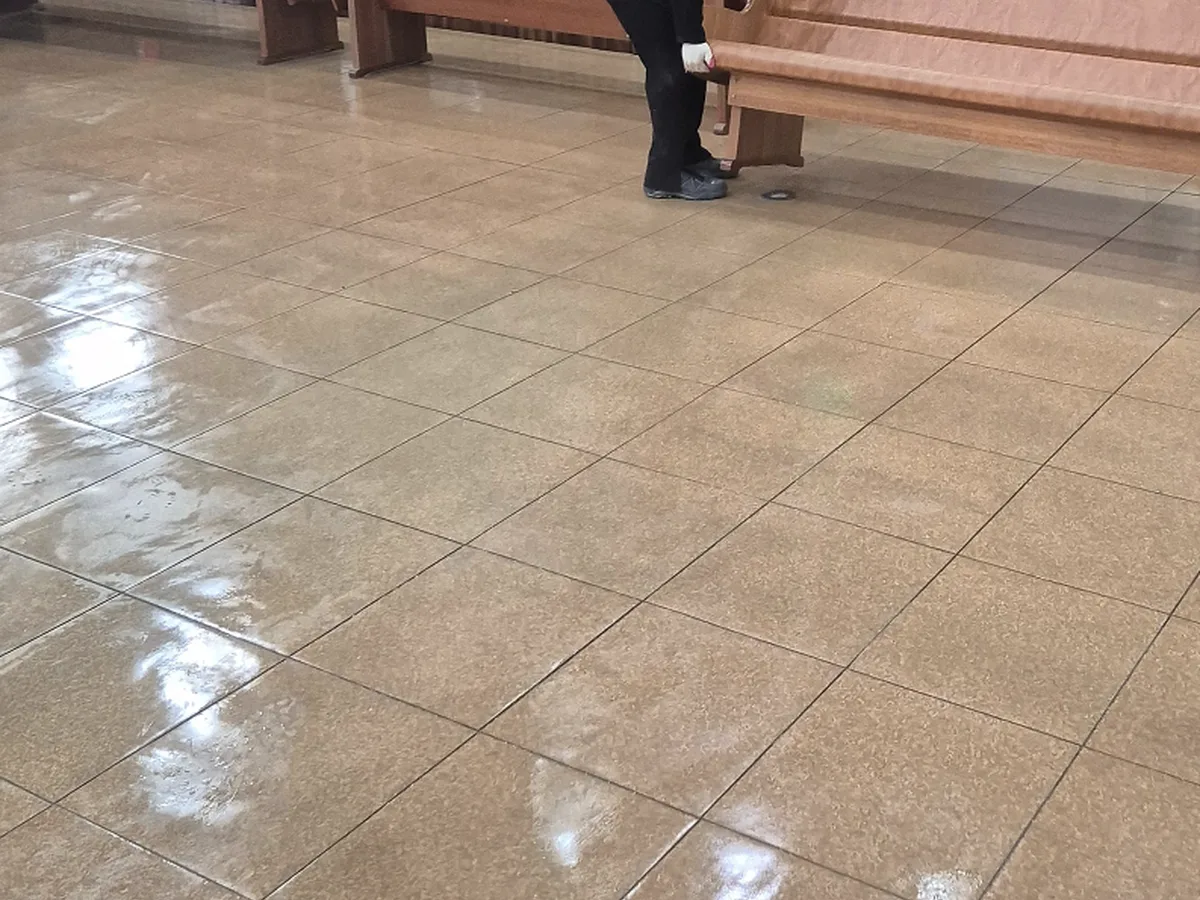 안산시 단원구 대부북동 예배당 방송실 장비 주변 정밀 위생청소 사례 - 행진크린