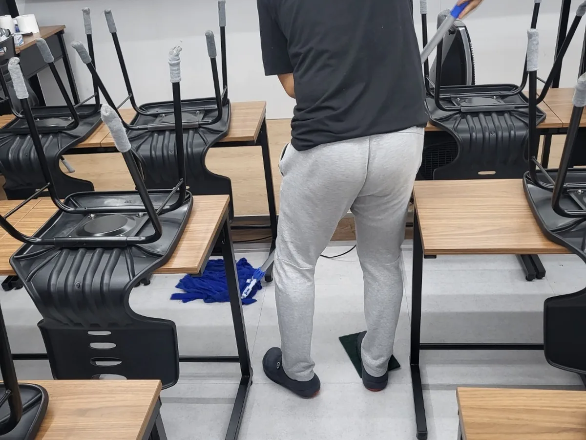 안산시 단원구 신길동 스터디카페 운영실·미팅룸 위생청소 사례 - 행진크린