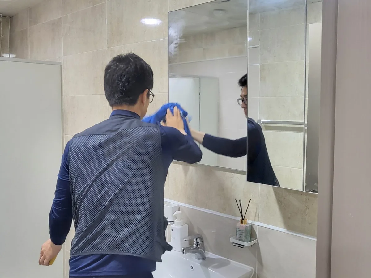 의왕시 왕곡동 사무실 집기 창고 위생청소 사례 - 행진크린